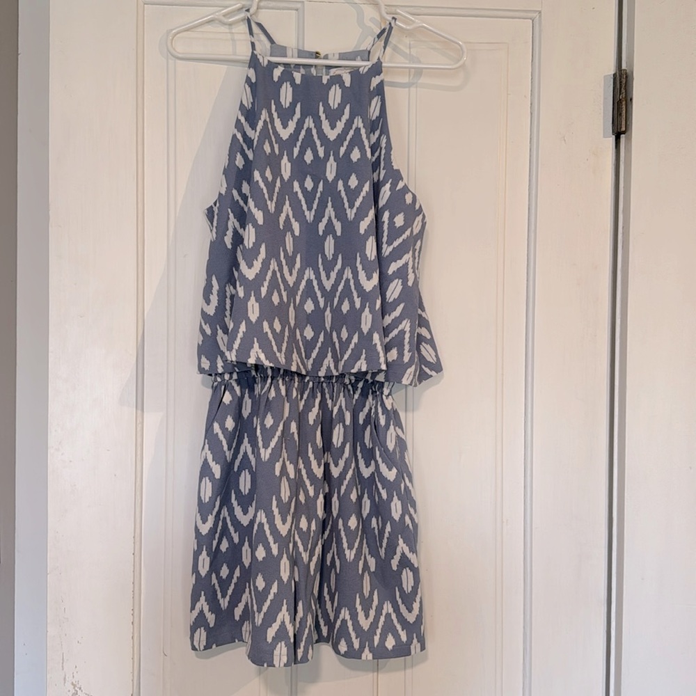 Mud Pie Romper- size Medium with tags- Periwinkle Blue and White- with pockets